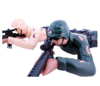 Żołnierz czołgający się 15x37cm | AK020