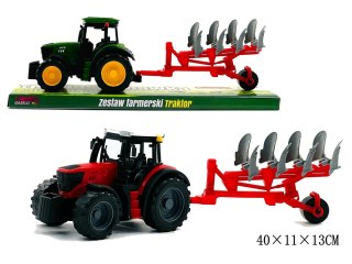 Traktor z maszyną rolniczą