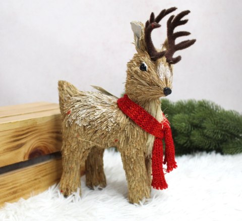 Renifer z siana 28,5 x 17cm z czerwonym szalem ZJS-131